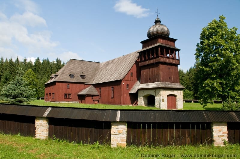 Drevený artikulárny kostol v Svätom kríži