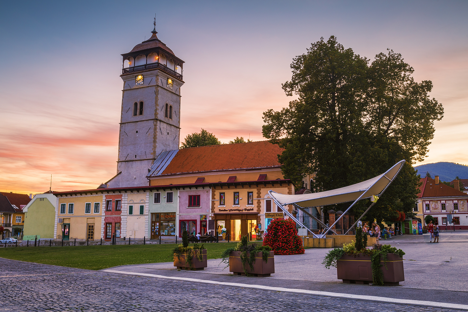 Mestská veža a slnečné hodiny v Rožňave